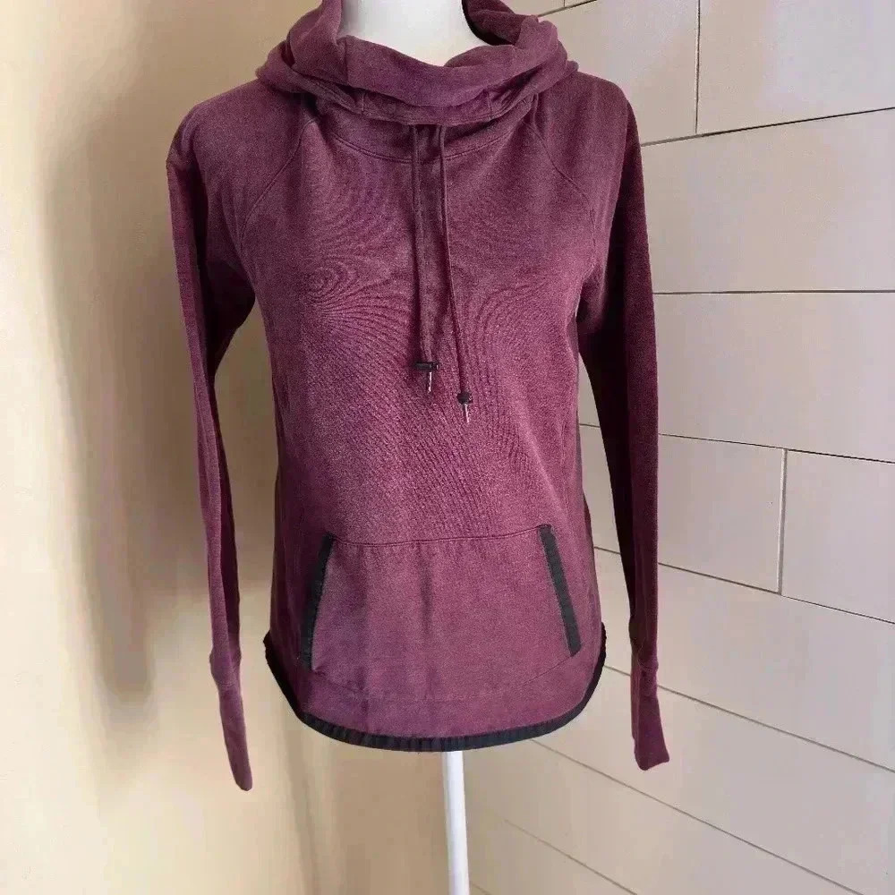 Athleta Sweatshirt Womens Size XS Sentry Hoodie Long Sleeve Pullover Purple